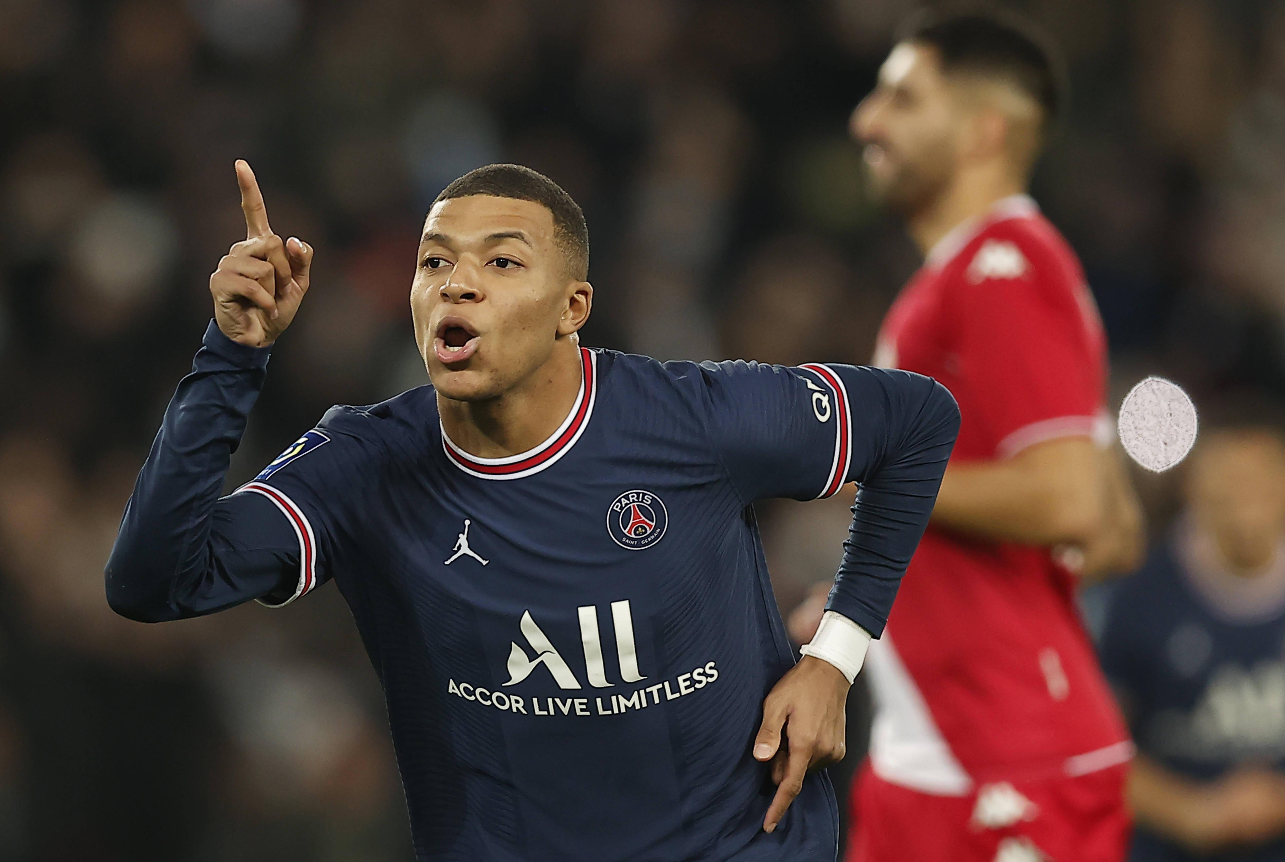 熊猫体育手机客户端-巴黎圣日耳曼击败摩纳哥赢得法甲联赛冠军