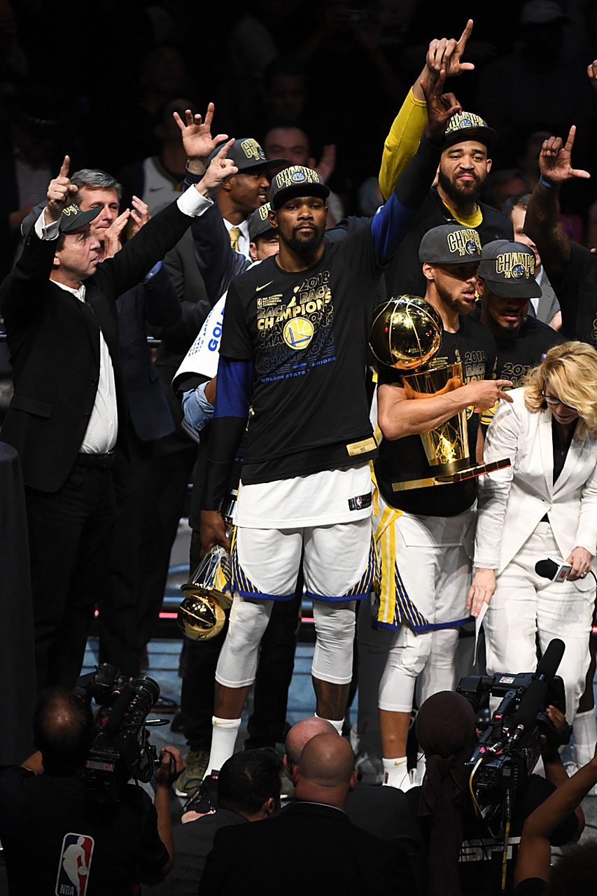 Panda Sports-詹姆斯砍下三双