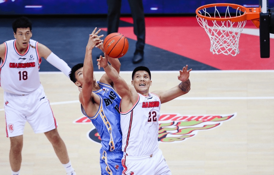 熊猫体育官方-包含云南男篮奋勇作战，以微弱优势赢球的词条