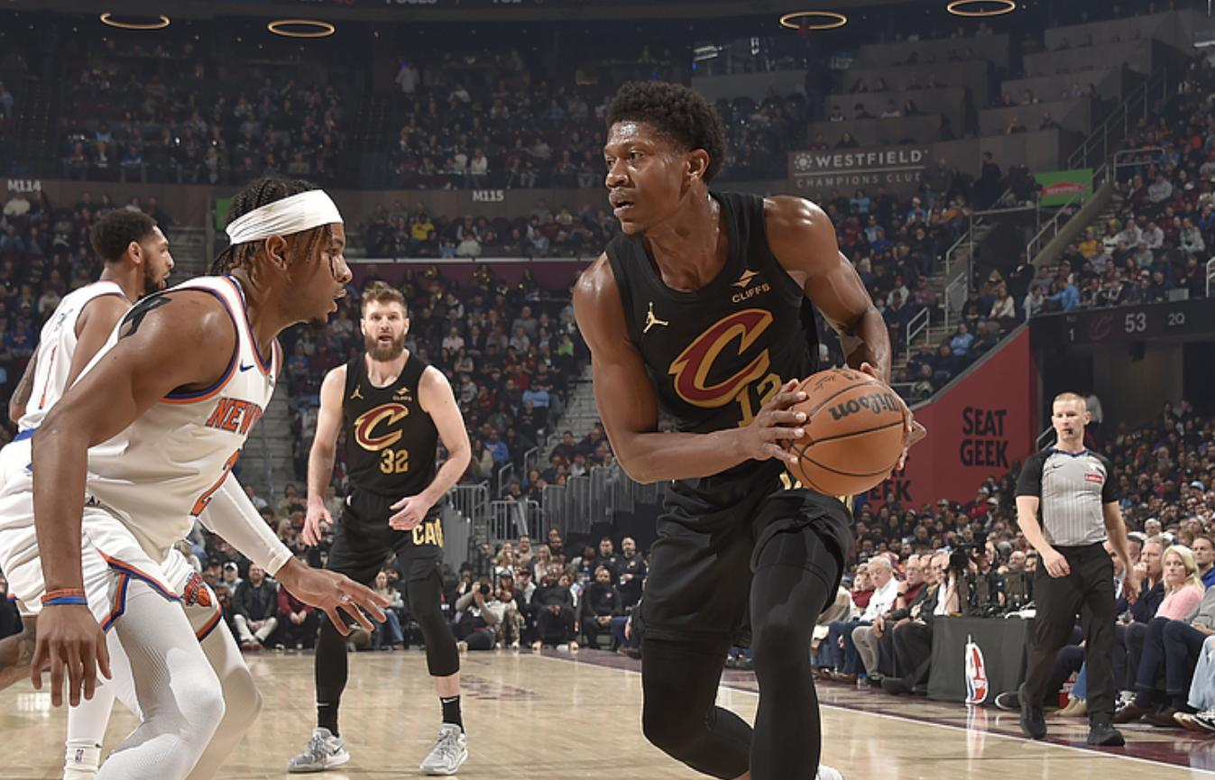 骑士客场大胜尼克斯,结束连败 骑士客场大胜尼克斯,结束连败