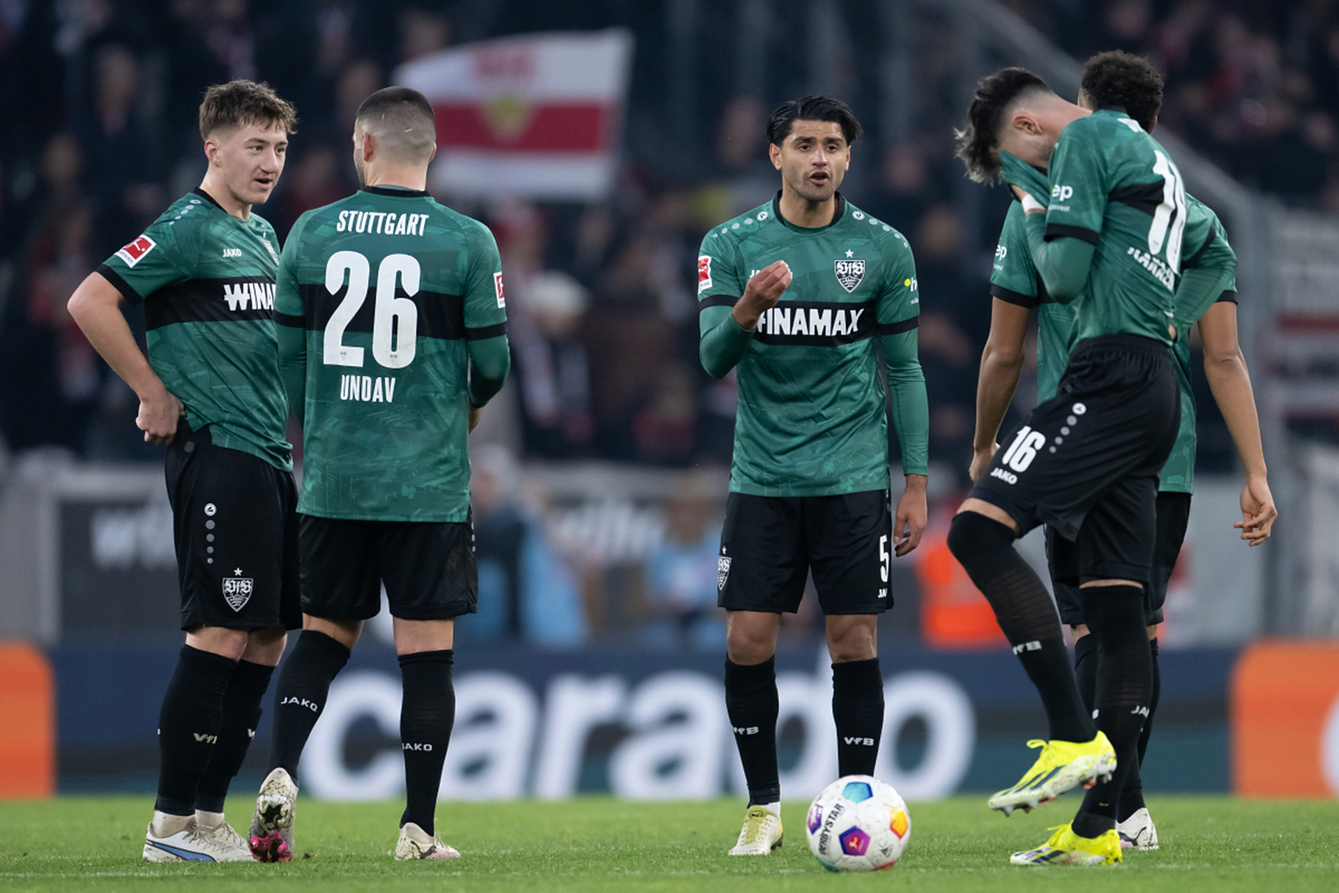 包含奥格斯堡主场大胜，实力尽显的词条