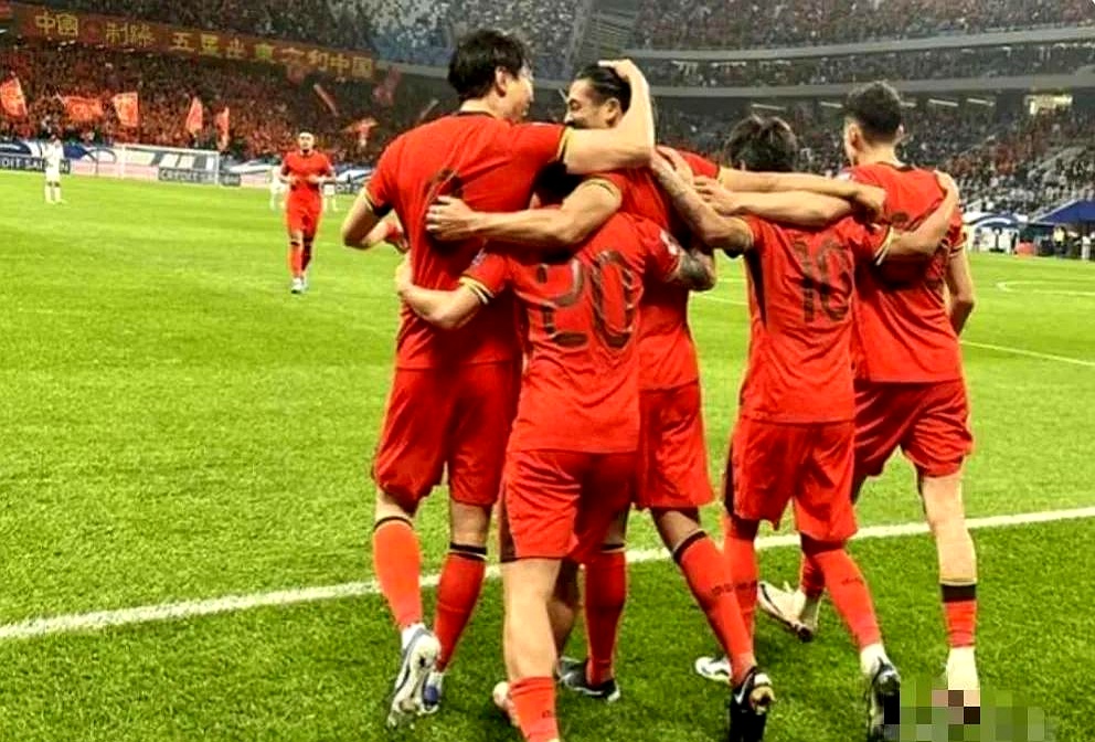 足球劲旅比拼,赛场硝烟四起 足球劲旅比拼,赛场硝烟四起