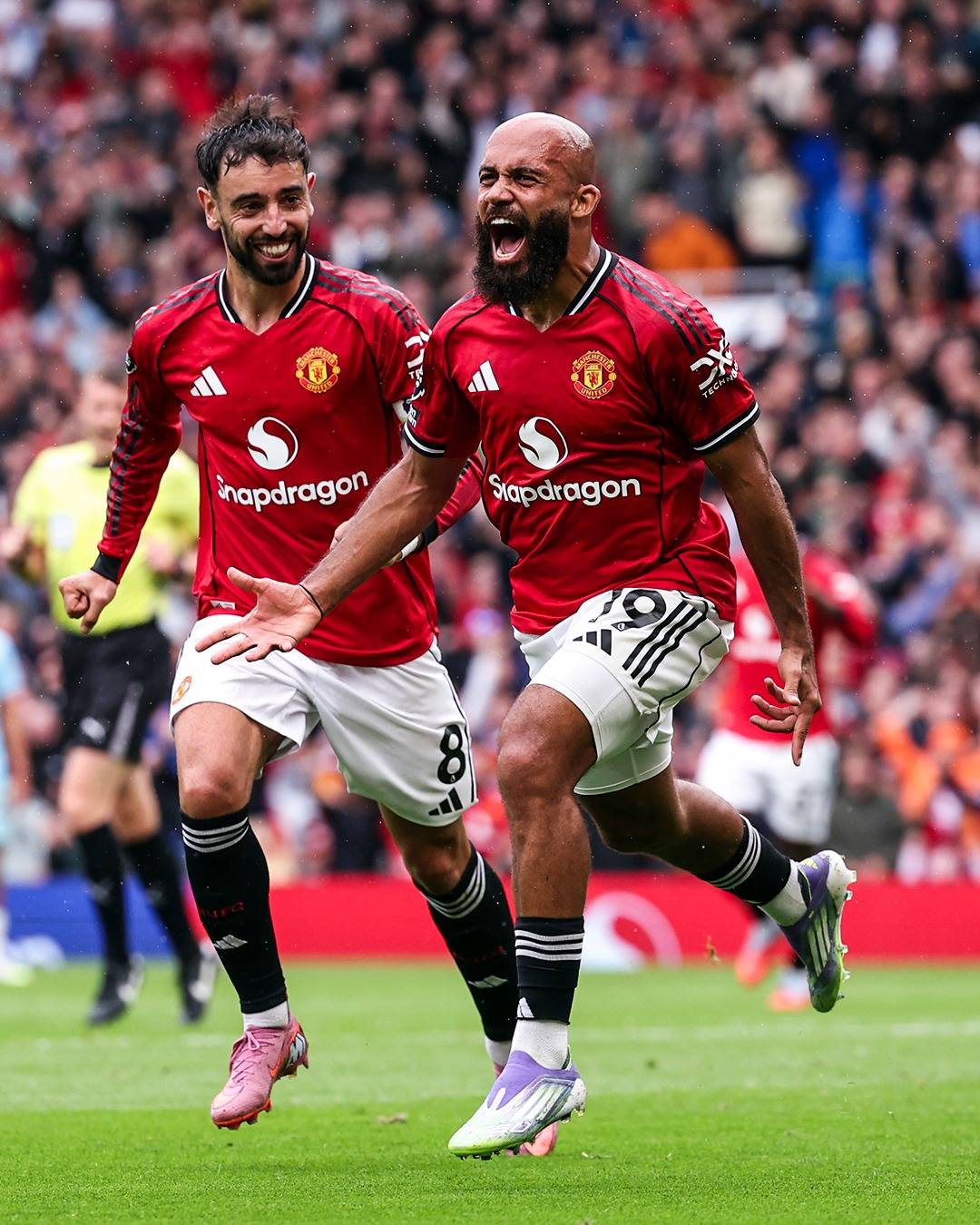 曼联撕裂对手,进一步巩固领先优势 曼联撕裂对手,进一步巩固领先优势