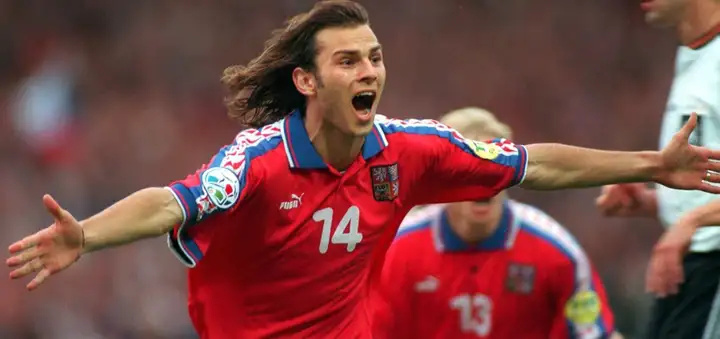 捷克女子足球队在比赛中展现技艺 捷克女子足球队在比赛中展现技艺