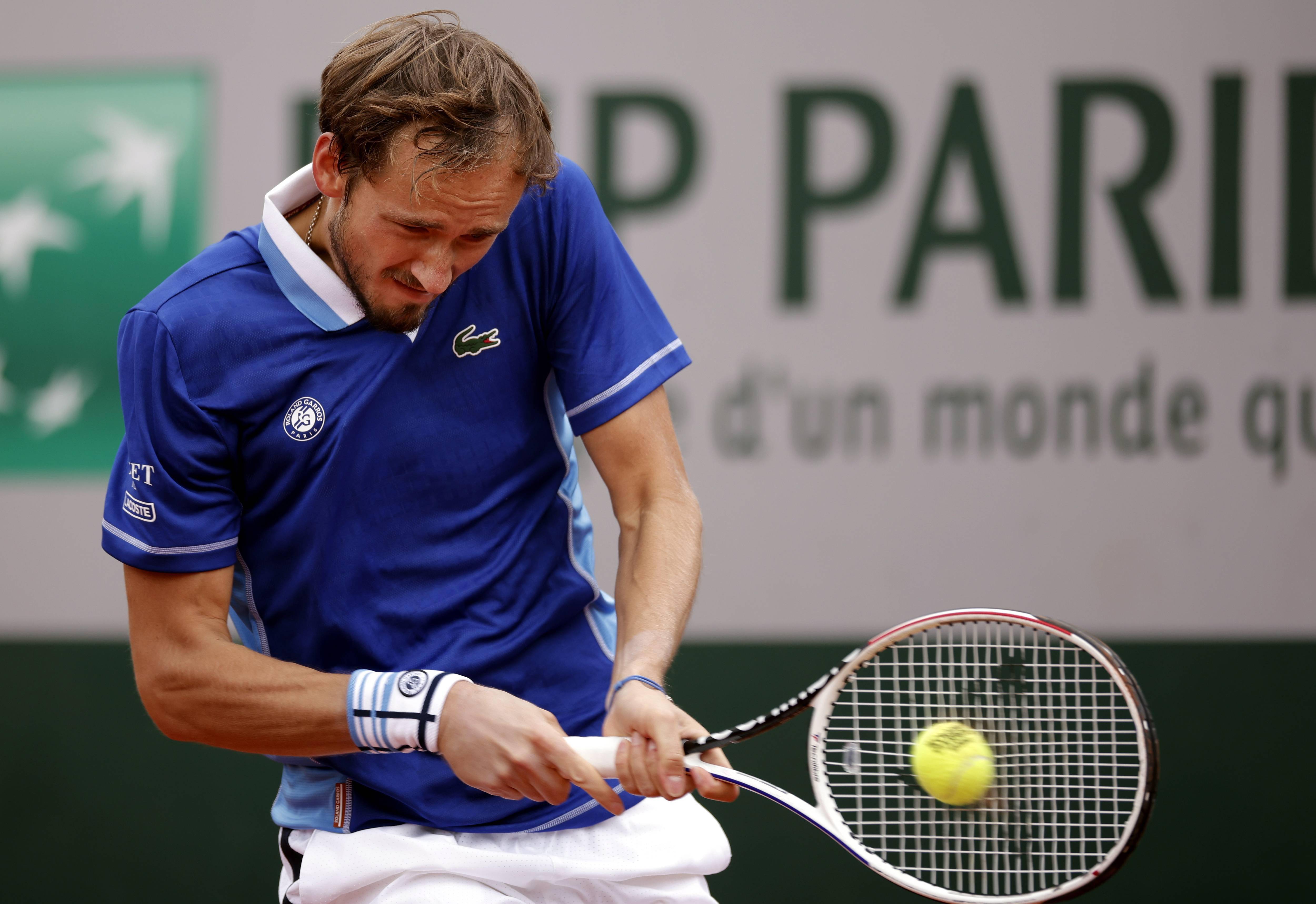 熊猫体育官方-德国网球队碾压澳大利亚网球队，梅德韦杰夫高光表现