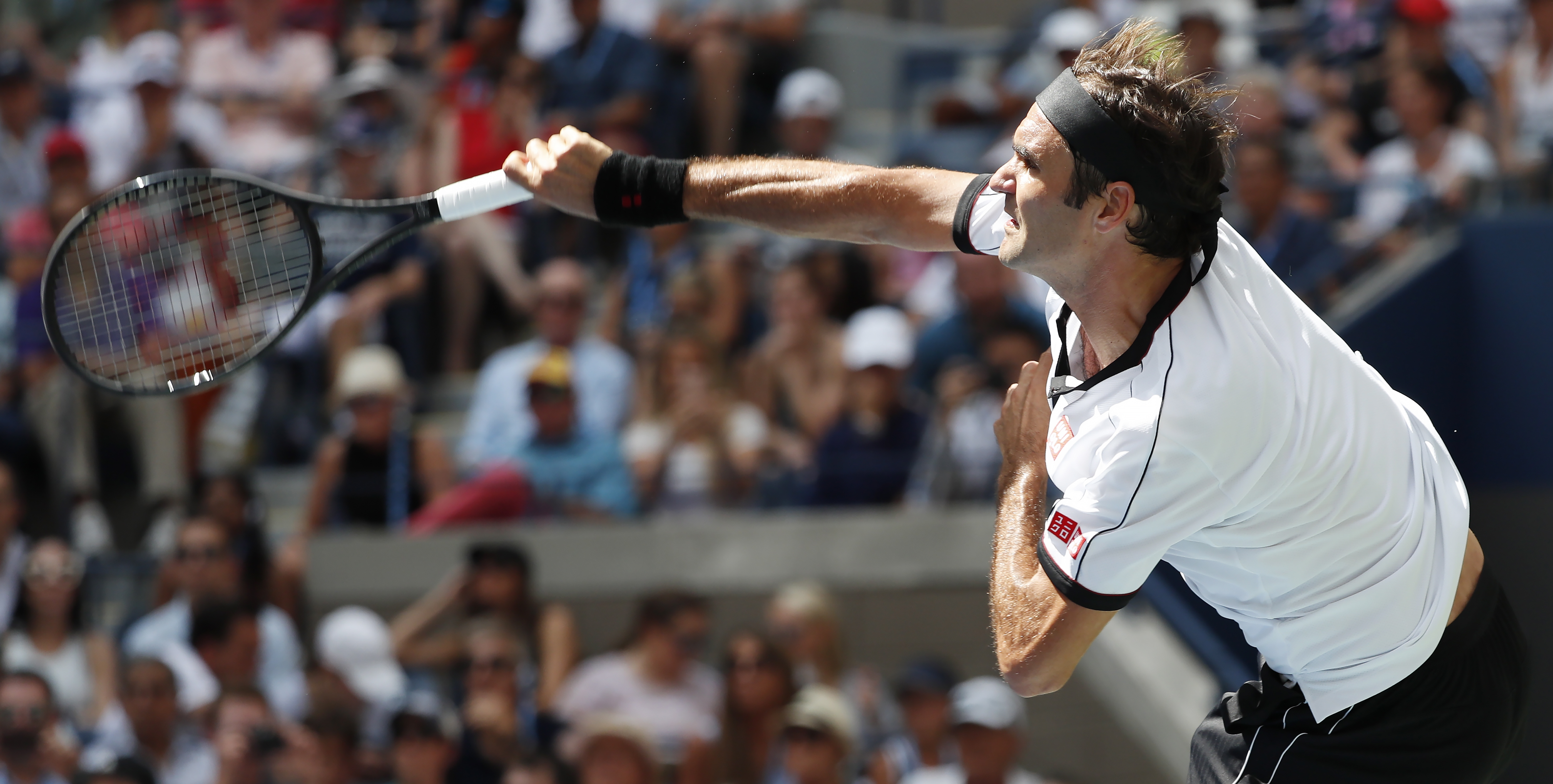 日本网球队鏖战西班牙网球队，费德勒高光表现的简单介绍