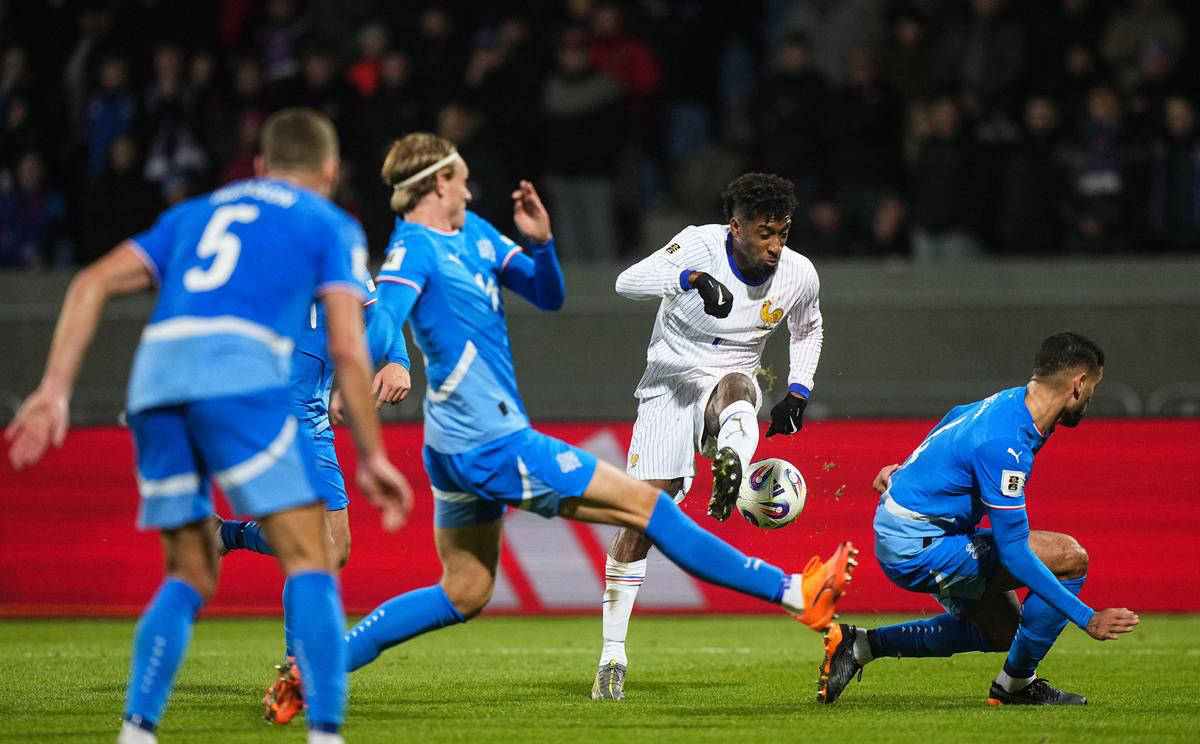 AC米兰门将连续神勇扑救，保护球门安全的简单介绍